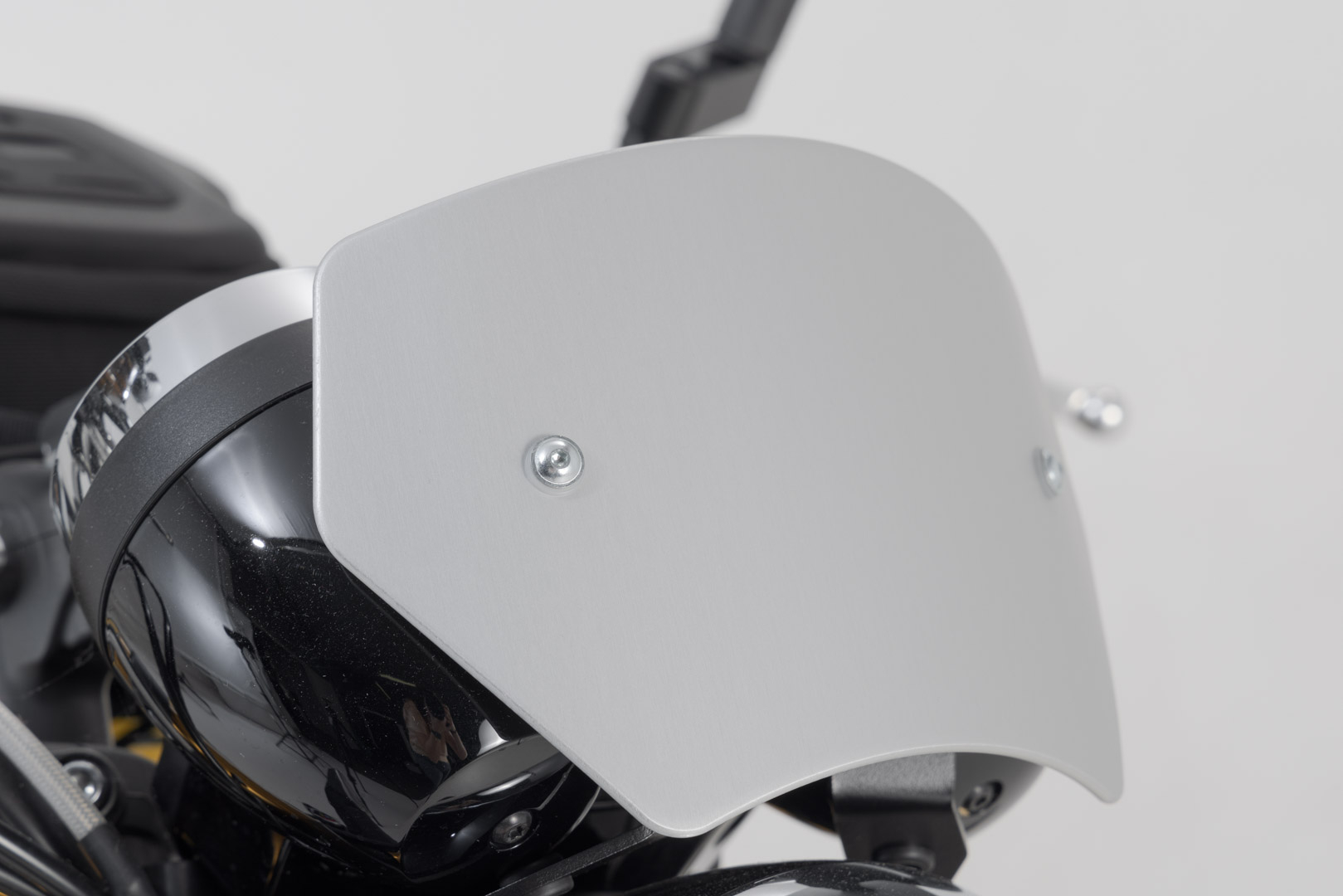SW-Motech Windscreen B-stock Silver. Kawasaki Z900rs (17-) / SE (21-).