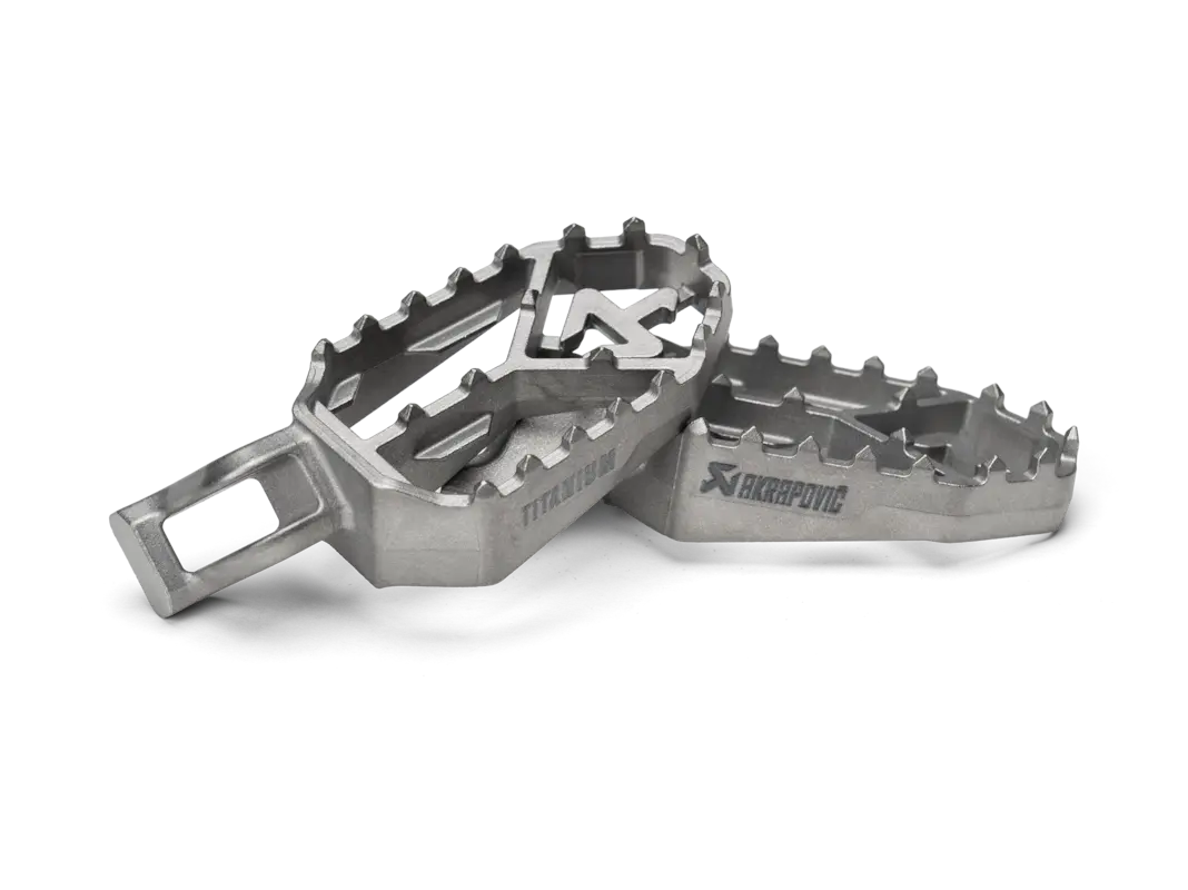 Akrapovic Adventure Footpeg Set (Titanium) – Triumph Tiger 1200 GT / RALLY / Tiger 800 XC/XR/XRx/XCx/XRT/XCA / Tiger 850 / 900
