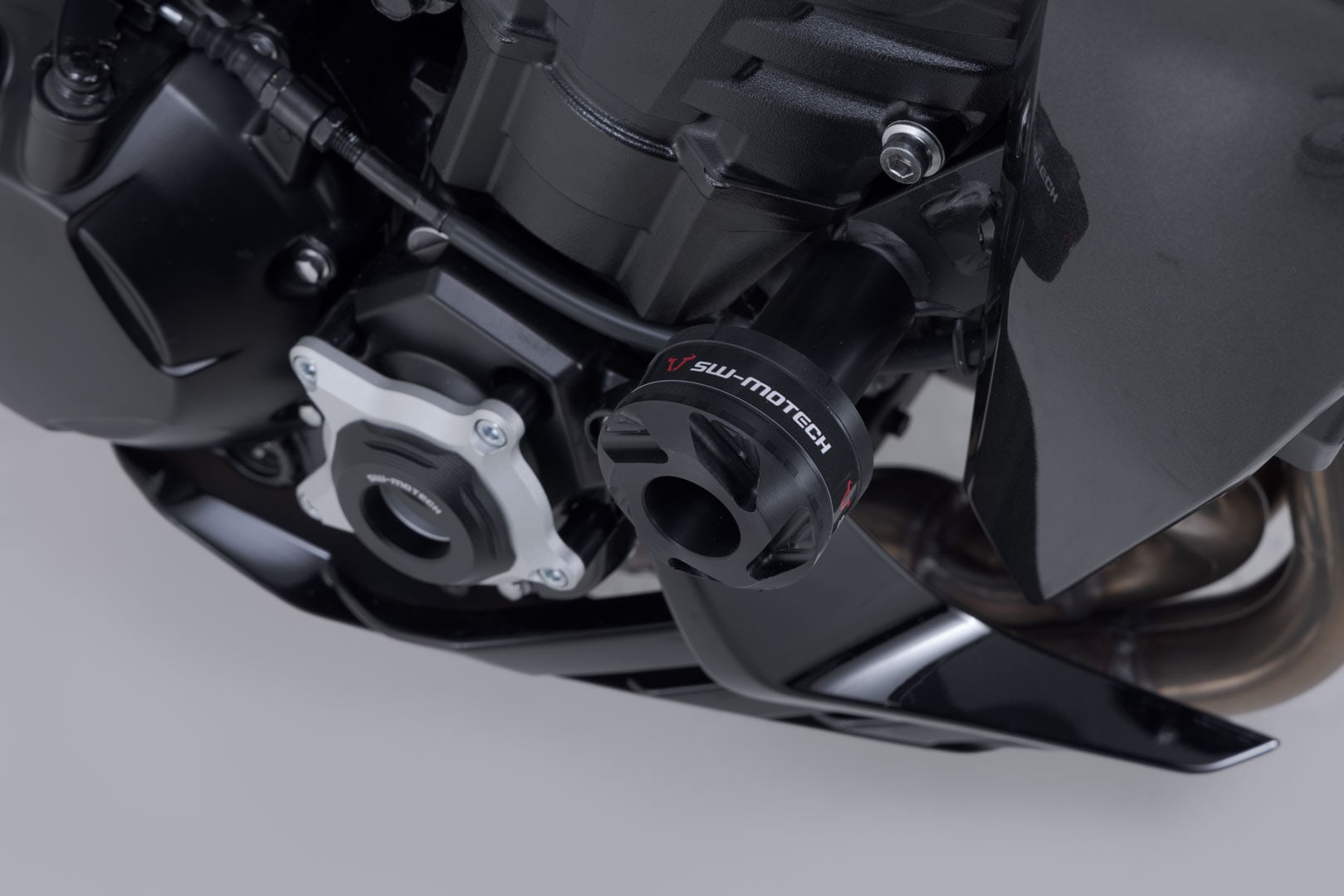 SW-Motech Frame Slider KIT Black. Kawasaki Z900 Models (16-), Z1100 (25-).