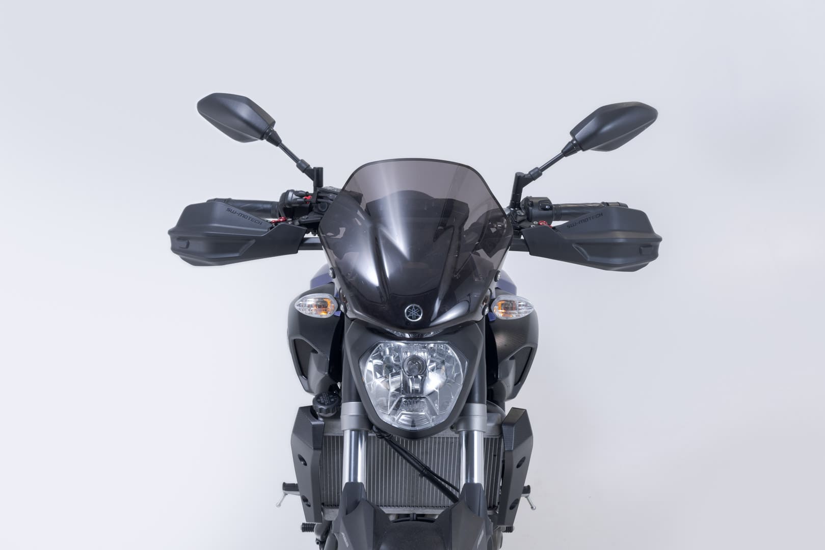 SW-Motech Adventure Handguard KIT Black. Yamaha Mt-07 (14-20).