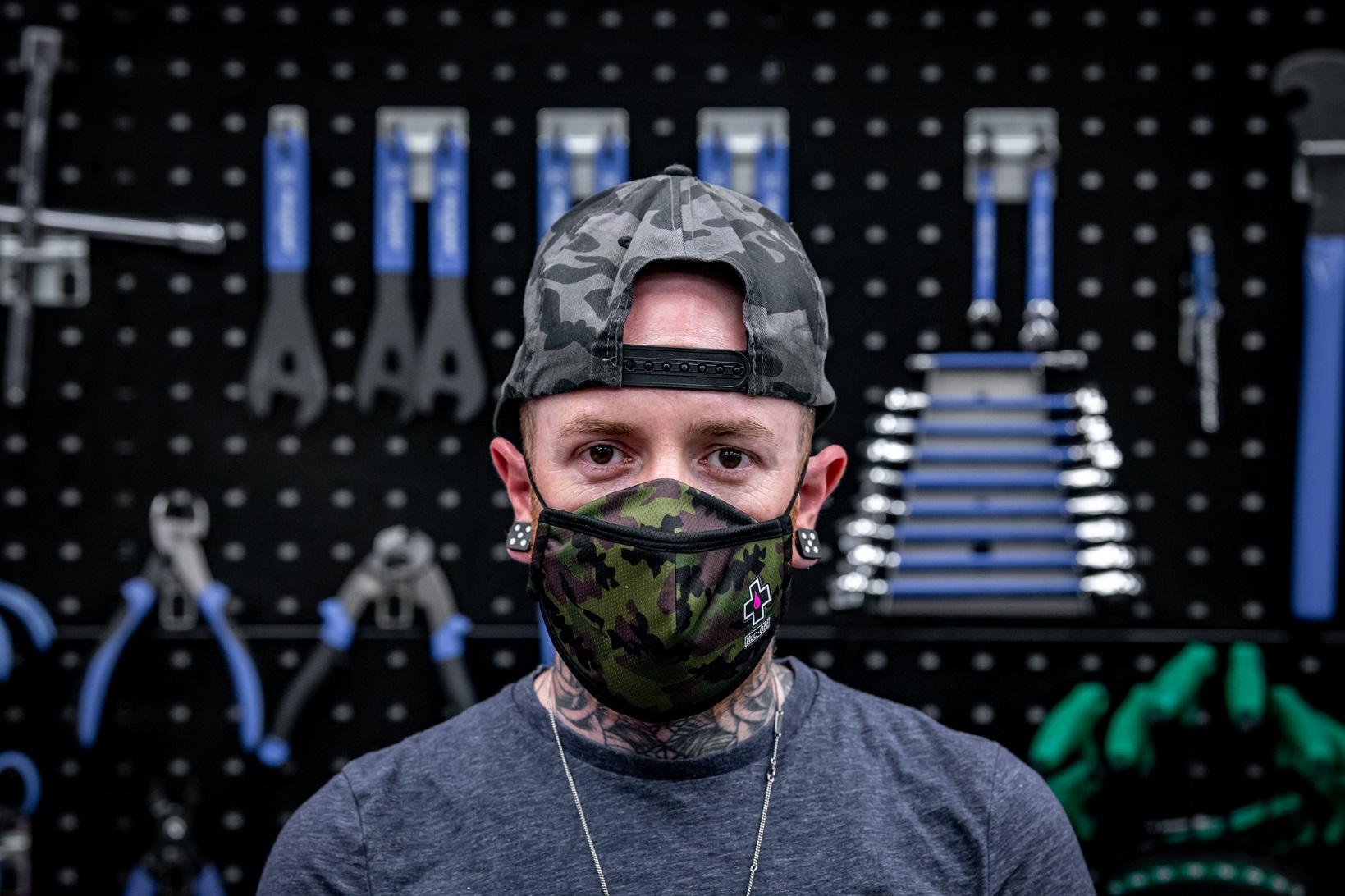 Muc-Off Reuseable Face Mask WOODLAND CAMO