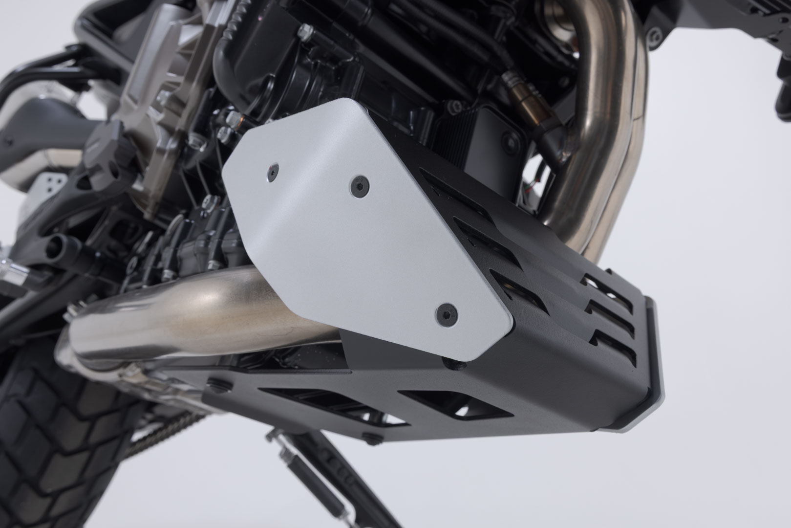 SW-Motech Front Spoiler Black/silver. Husqvarna Svart-/vitpilen 801.