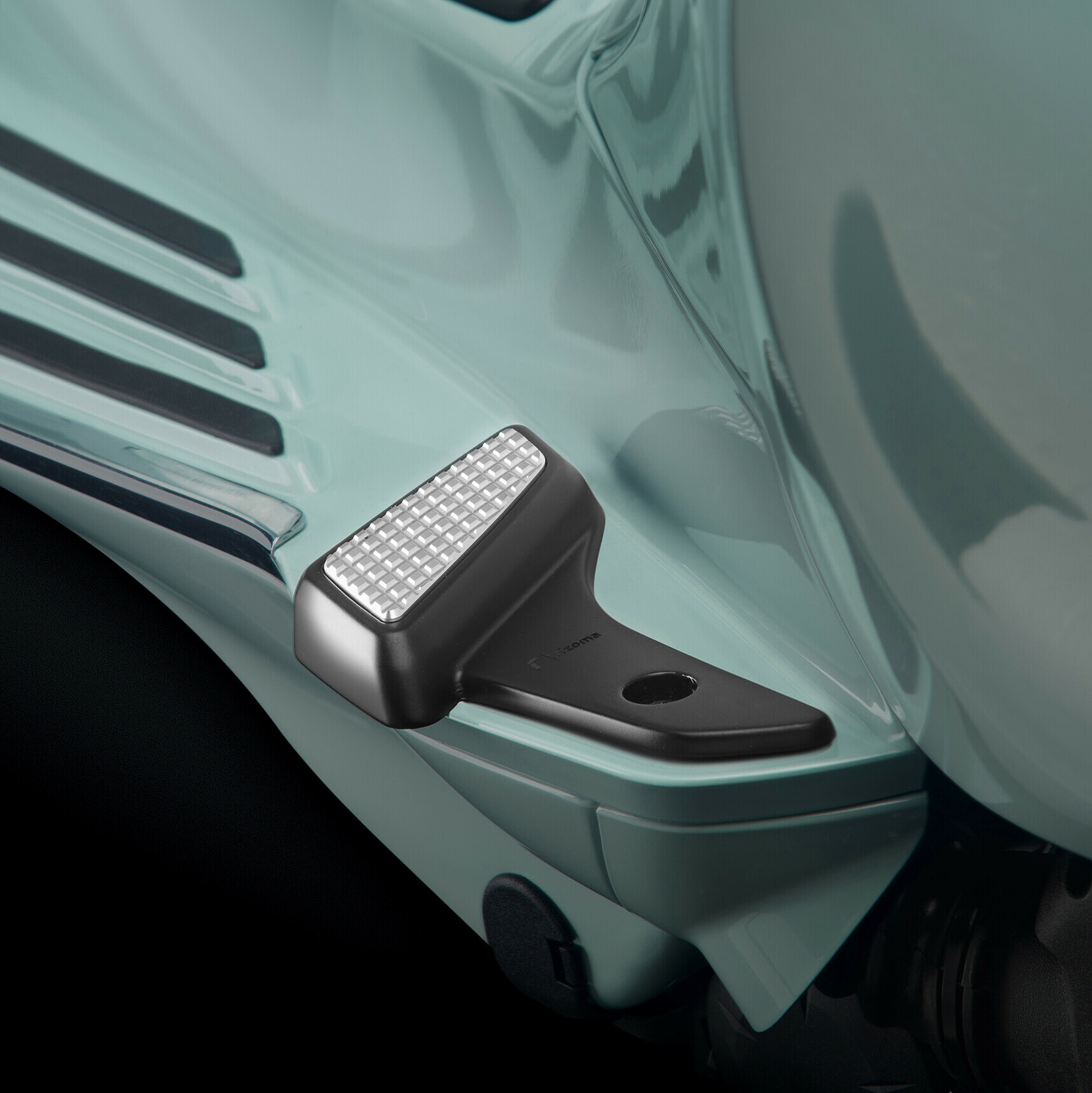 Passenger foot pegs