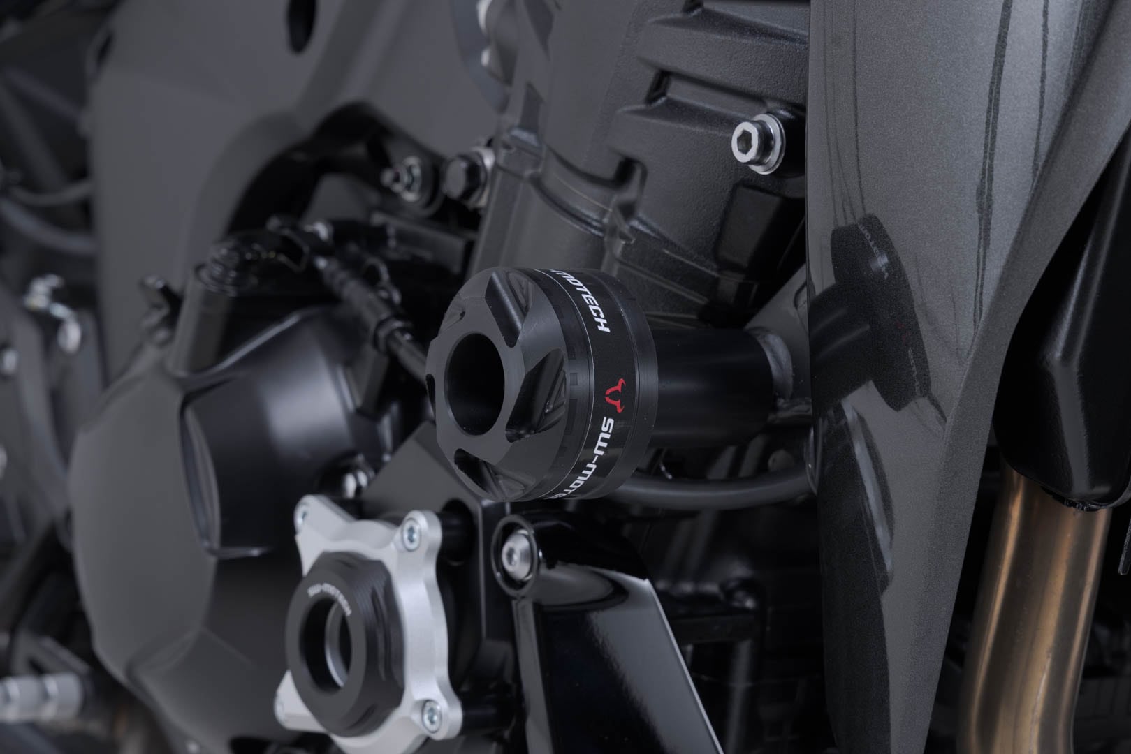 SW-Motech Frame Slider KIT Black. Kawasaki Z900 Models (16-), Z1100 (25-).