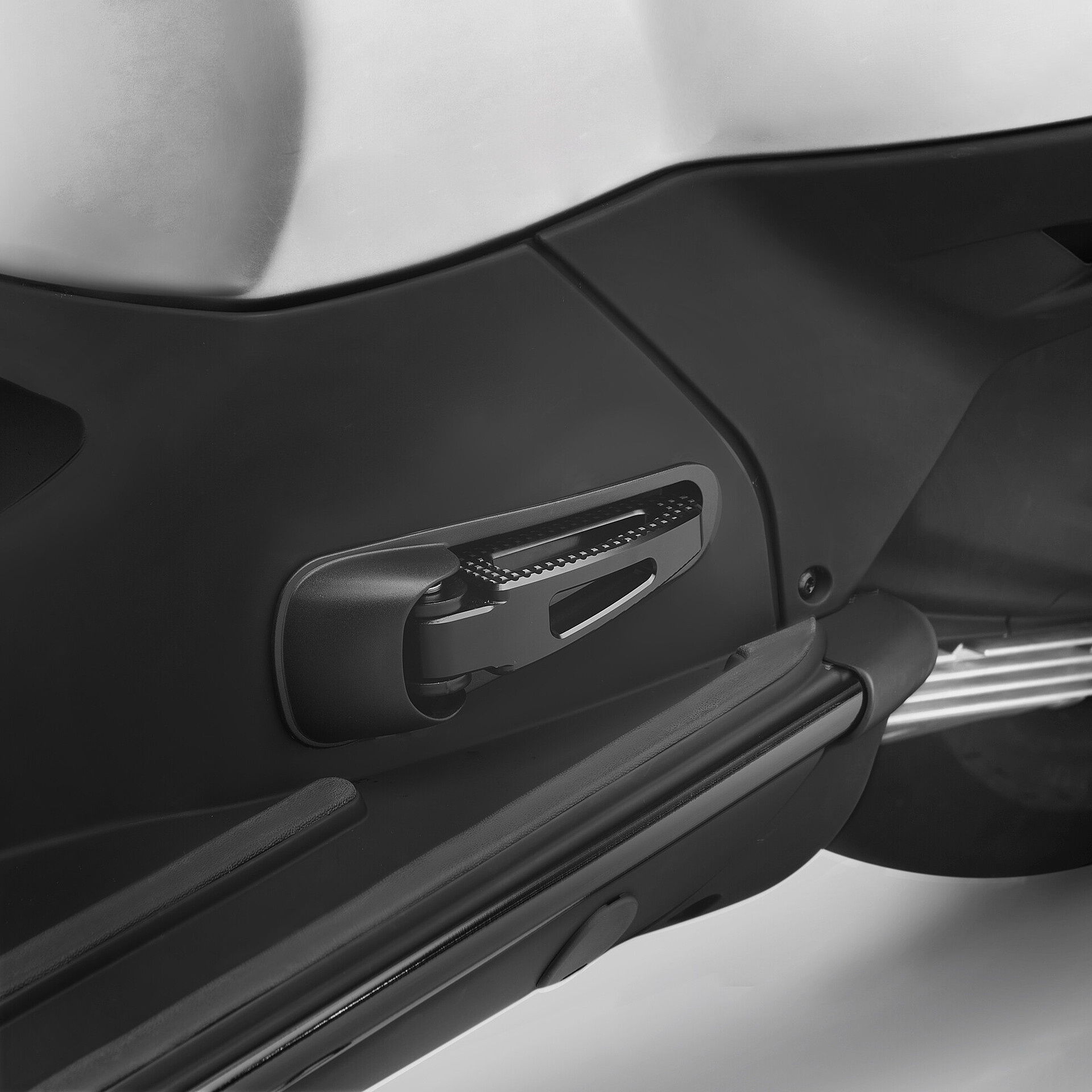 Passenger foot pegs