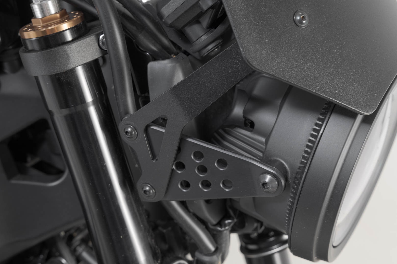 Čelný štít SW-Motech, čierny. Yamaha XSR900 (21–24).