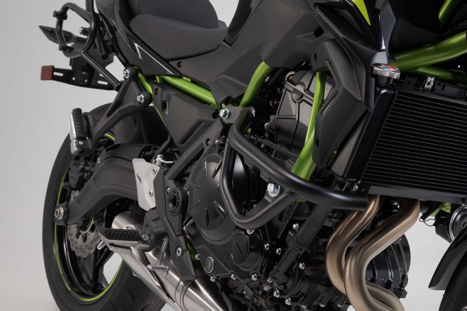 SW-Motech Crash BAR, čierna. Kawasaki Z650 / Z650rs / Z650 S.