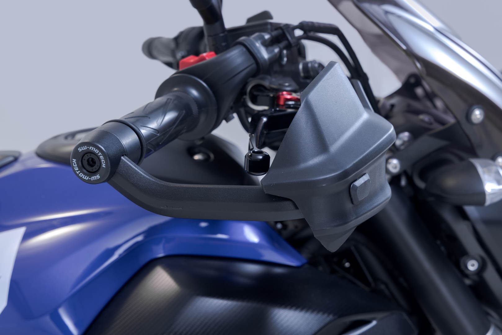 SW-Motech Adventure Handguard KIT Black. Yamaha Mt-07 (14-20).