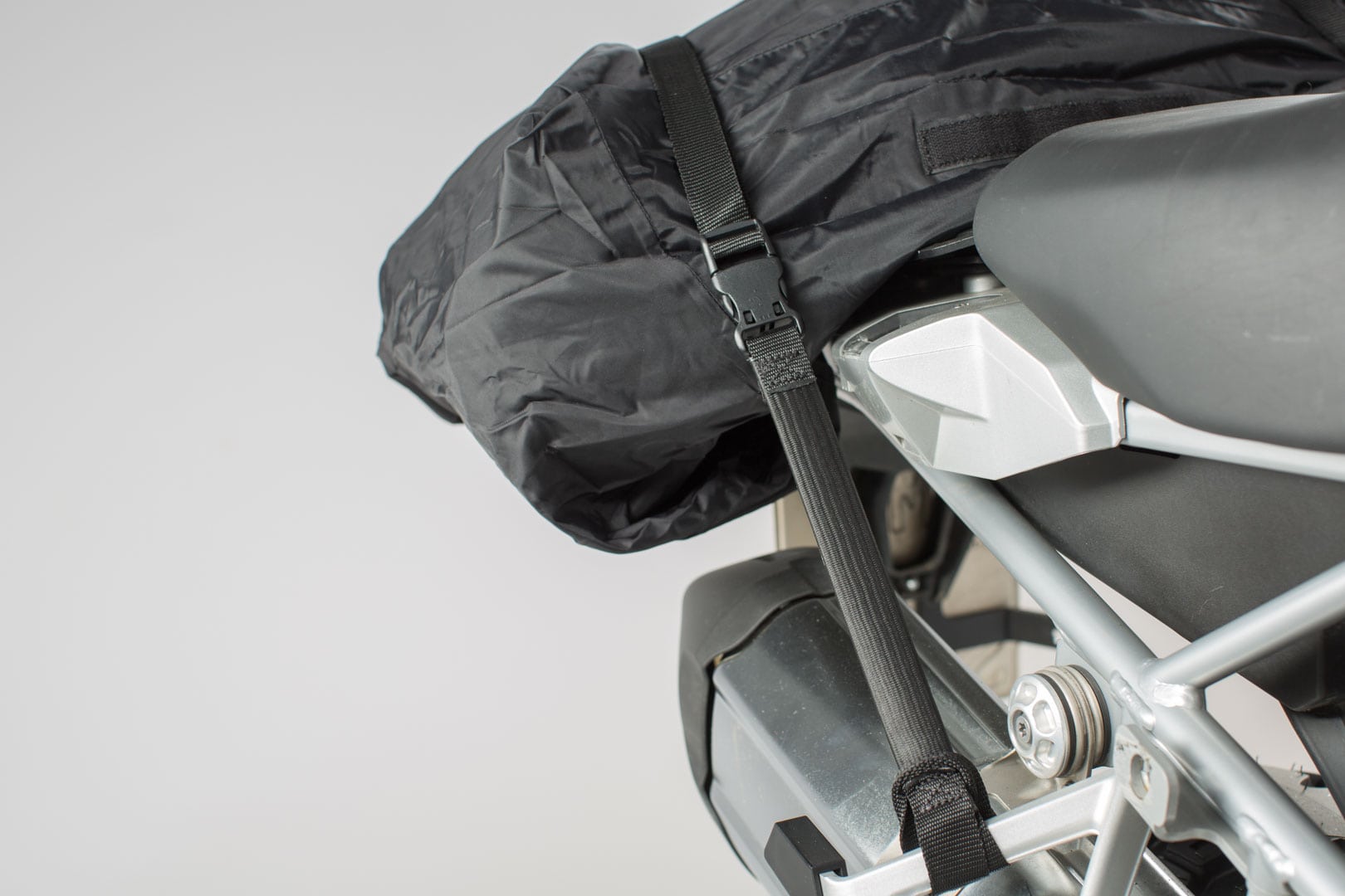 SW-Motech Drybag 80 Tail BAG 8 l. Šedá/čierna. Vodotesná.