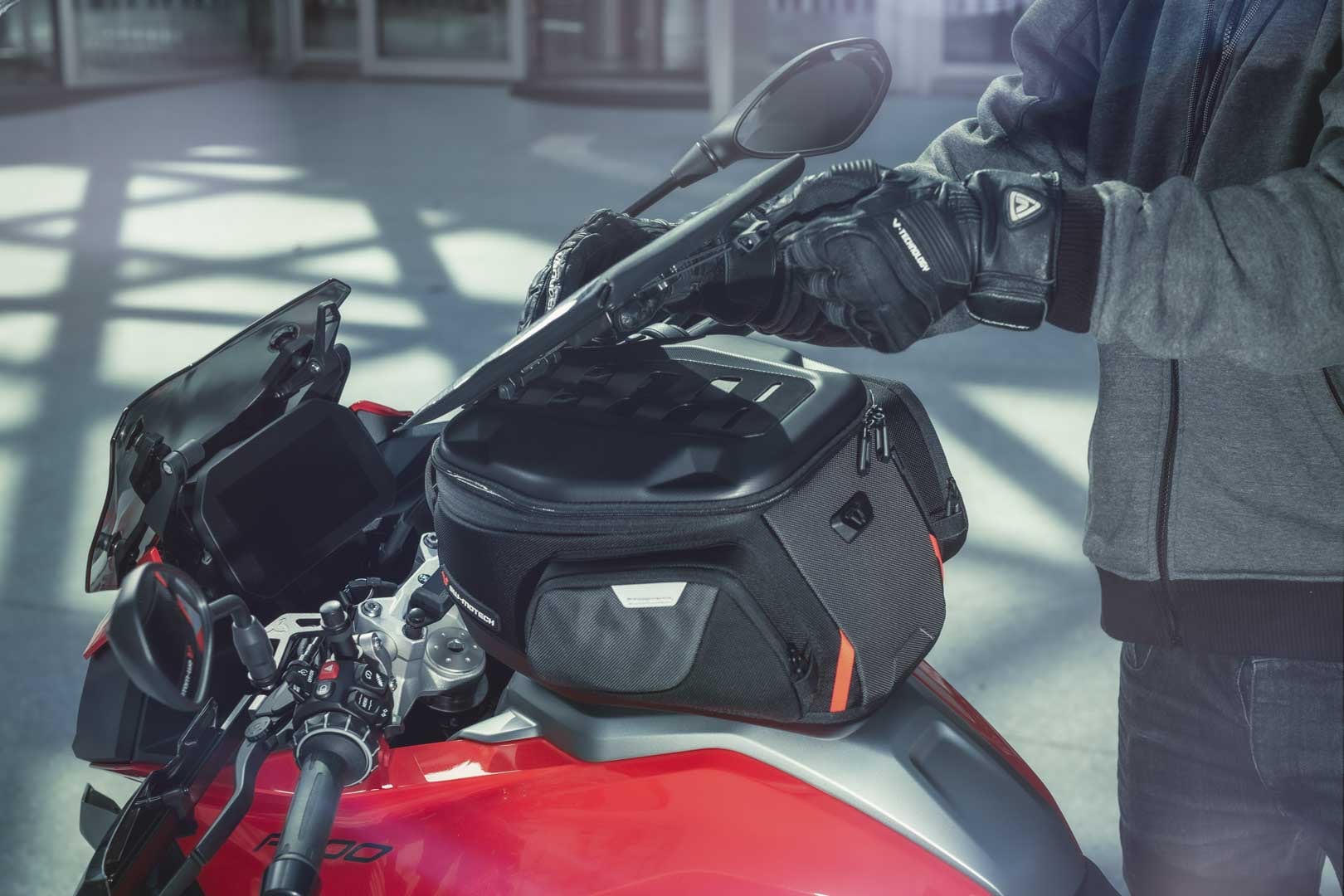 SW-Motech Tablet-drybag FOR Molle System Black.
