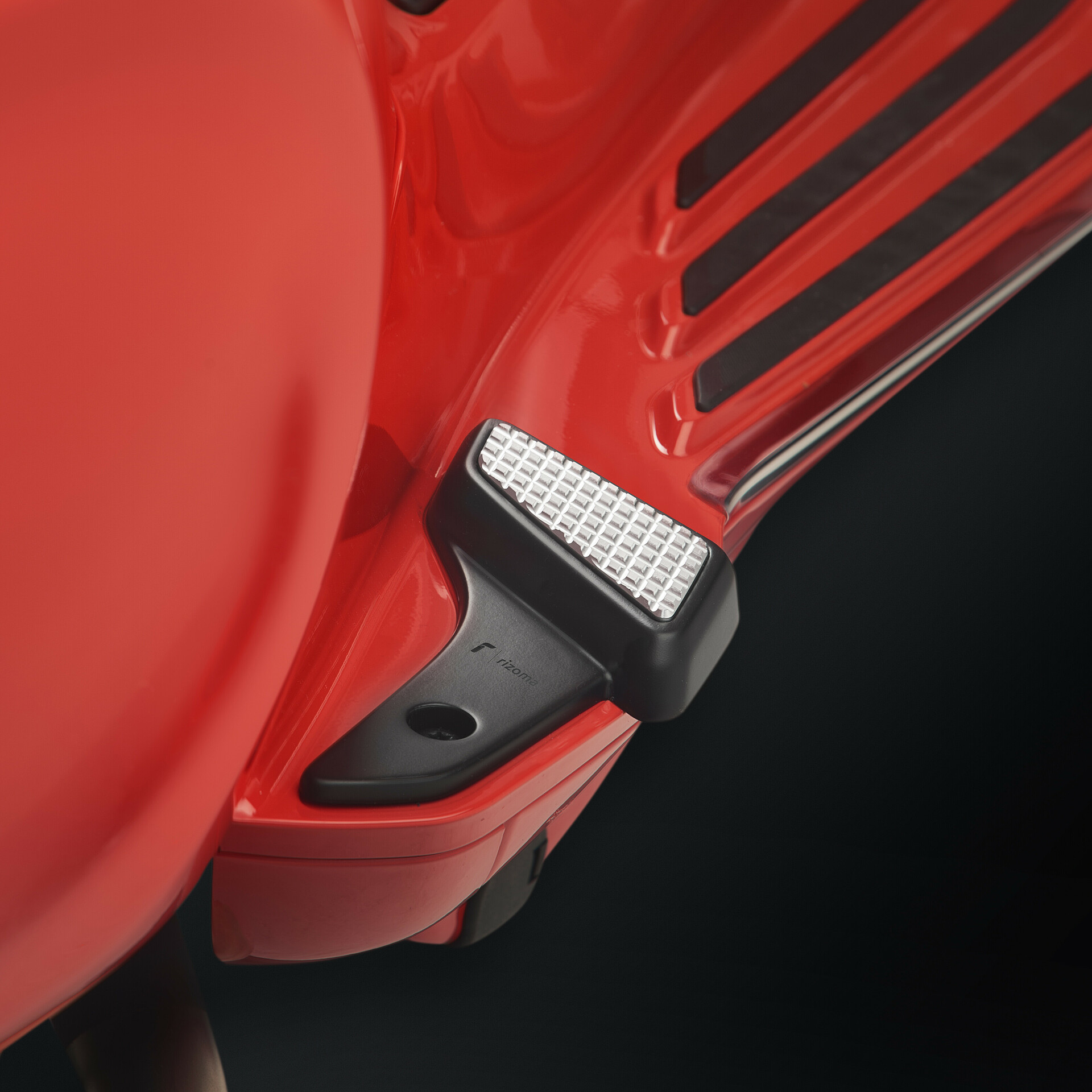 Passenger foot pegs