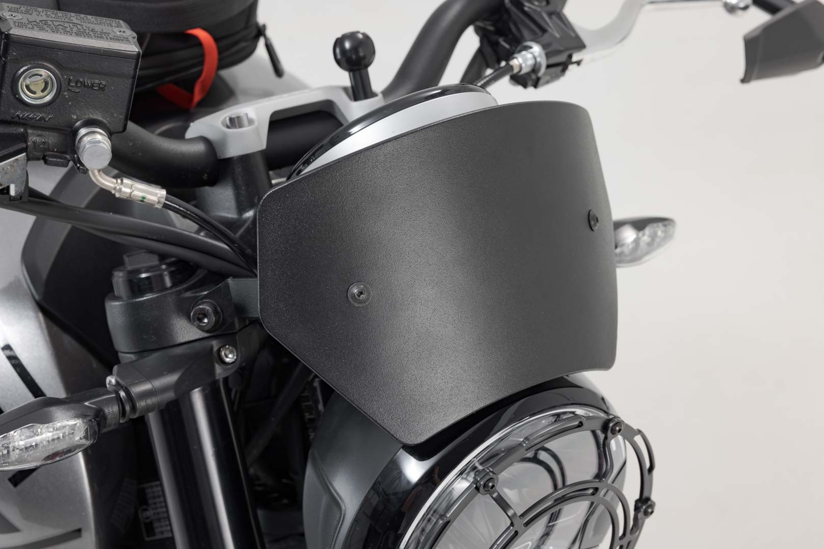 Čelný štít SW-Motech, čierny. Triumph Trident 660 (21–25).